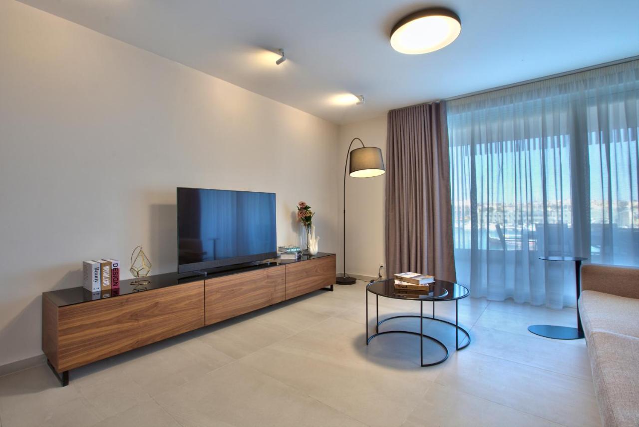 Sea Front Spacious Valletta Views Apartments 슬리에마 외부 사진